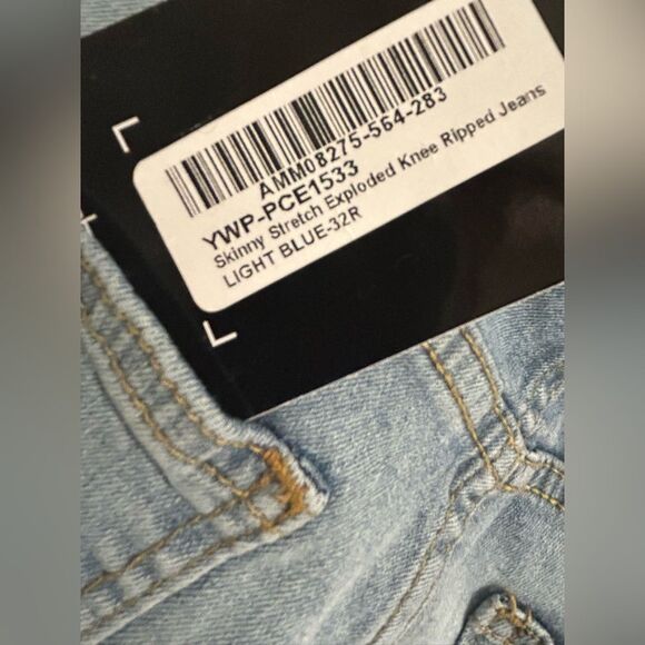 BoohooMAN Men's Distressed Light Blue Jeans Size 32R New with Tags - Picture 10 of 10